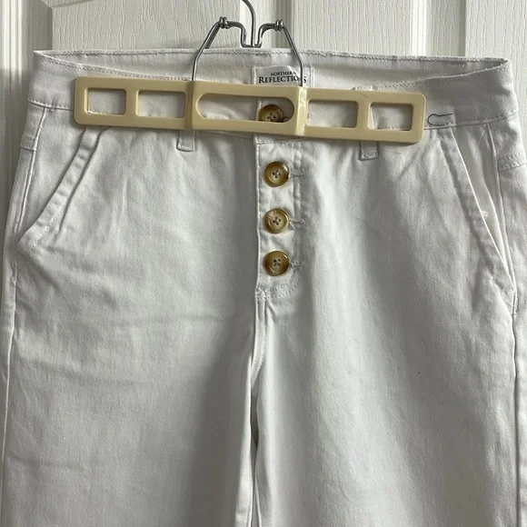 White Crop Wide Leg Ankle Pants with Tan Buttons Closure Size 4 - Picture 3 of 8
